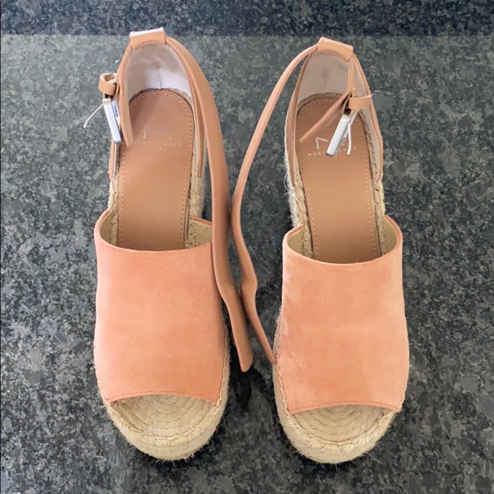 Womens Marc Fisher wedge super cute orange and tan size 7